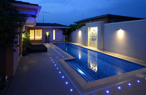 Kraimorie Large Family Beach House With Pool, Superb Water Views, Pool, And Games Room - C Tourism 0