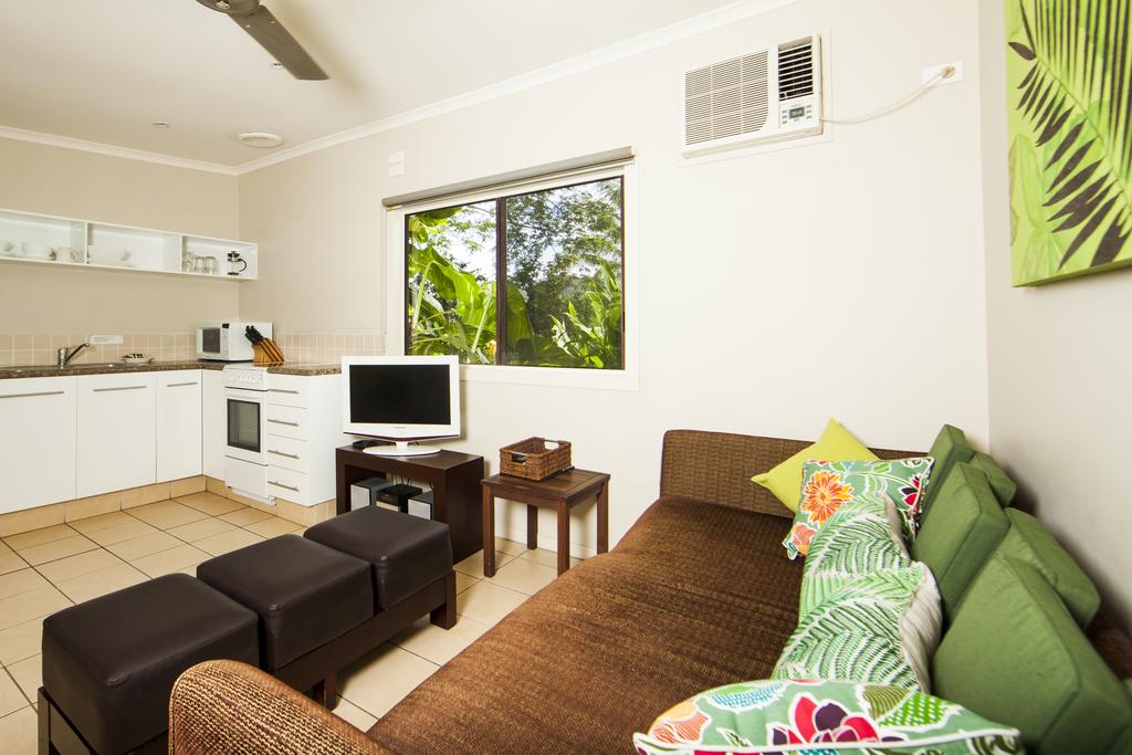 Caravonica QLD C Tourism