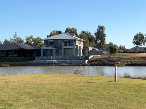 Lake Resort On Black Bull - C Tourism 1