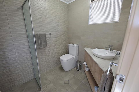 Lakeview Apartments - C Tourism 3