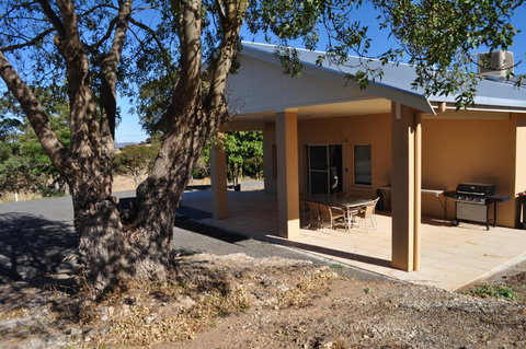 Lambert Estate Retreat - C Tourism 0