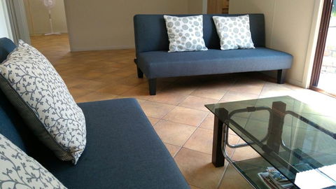 Large 6-Bedroom House With Wifi & Netflix Close To Singleton CBD Hunter Valley - C Tourism 2