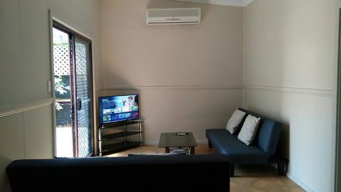 Large 6-Bedroom House With Wifi & Netflix Close To Singleton CBD Hunter Valley - C Tourism 1
