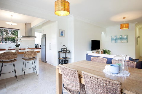 Light And Airy Garden Apartment Steps From Surf - C Tourism 1