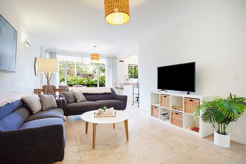 Light And Airy Garden Apartment Steps From Surf - C Tourism 0