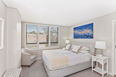 Light Filled Apartment With Sweeping Harbour Views - C Tourism 1