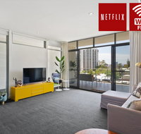 Luxe Furnished City Skyline Views - C Tourism