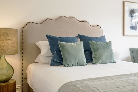 Luxurious Light-filled Studio In Winning Location - C Tourism 2