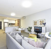 Luxury 1 bedroom  1 study with 1 parking - C Tourism