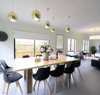 Luxury 9 BRM house in Melbourne - C Tourism