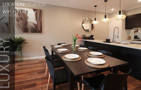 LUXURY Davcorp Executive Rentals - Free Wifi Wine Netflix And Parking In Brompton - C Tourism 0
