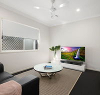Luxury Home close to Sleemans QE2 Hospital  Griffith Uni - C Tourism