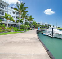 Luxury Marina View Apartment - C Tourism