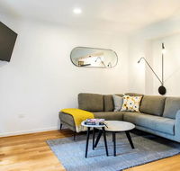 Luxury Spacious 2 Bedroom Fitzroy Apartment - C Tourism