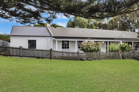 Lyons Cottage - A Quaint Whalers Cottage In Heart Of Port Fairy - C Tourism 3