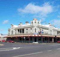 Madden's Commercial Hotel - C Tourism