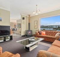 Manfield City Waterfront View Cottage - C Tourism