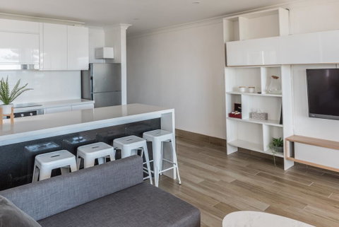 Manly Beachfront Apartment - C Tourism 2
