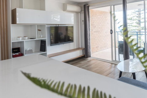 Manly Beachfront Apartment - C Tourism 0