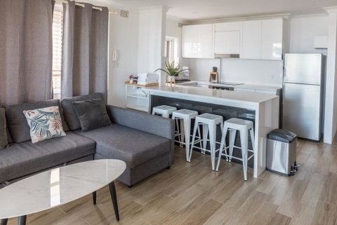 Manly Beachfront Apartment - C Tourism 3