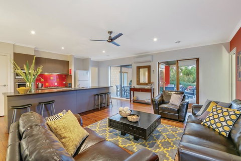 Manna Gums - C Tourism 0