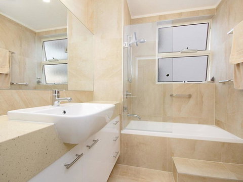 Mariner Cove 1 - 2 BDRM Apt On Parkyn Pde - C Tourism 3