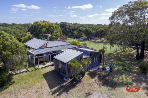 Melaleuca Retreat - C Tourism 2