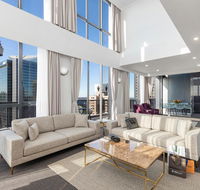 Meriton Suites Pitt Street - C Tourism
