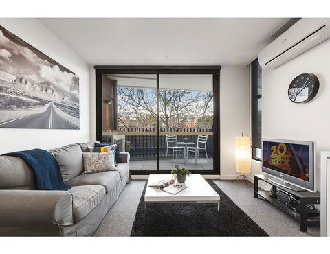 Modern 2 Bed Apartment In Trendy Collingwood - C Tourism 0