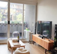 Modern 2 Bedroom Apartment Close To Beach and City - C Tourism
