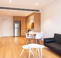 Modern Apartment in Darling Harbour - C Tourism