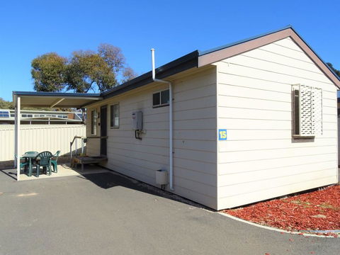 Moonta Bay Cabins - C Tourism 1