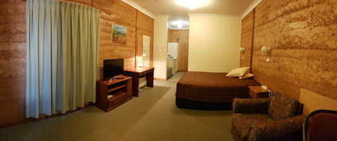 Mud Hut Motel - C Tourism 1