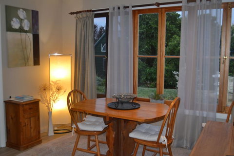 Mulberry Cottage Unique B&B Accommodation - C Tourism 3