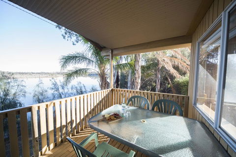 Mundic Waterfront Cottages - C Tourism 0