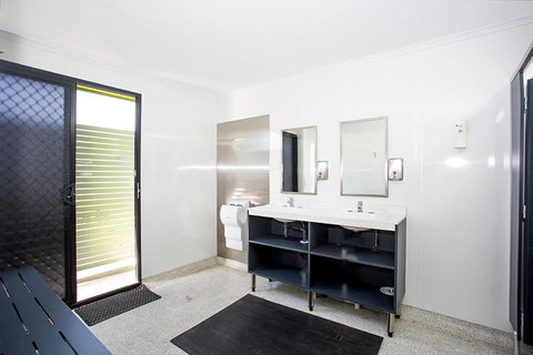 Mycow Accommodation Mackay - C Tourism 1