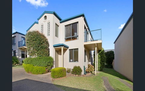 NELSON COVE 2 - Townhouse A Short Walk To Town - C Tourism 1