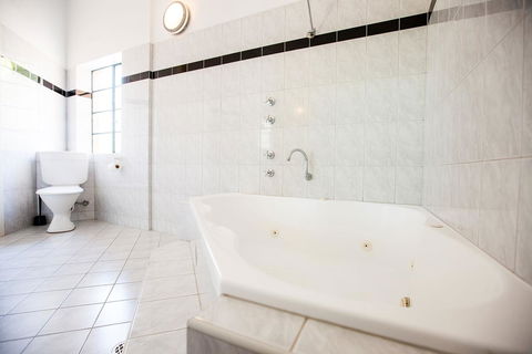 Captain Stirling Hotel - C Tourism 27