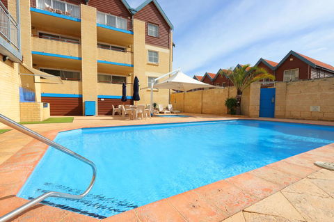 Hillarys Marina Apartment - C Tourism 30