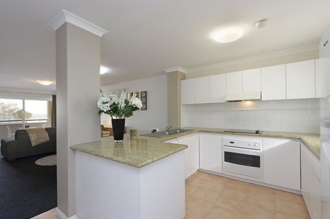 Hillarys Marina Apartment - C Tourism 16
