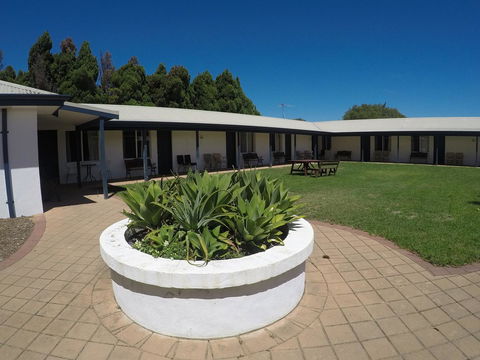 Busselton Ithaca Motel - C Tourism 0
