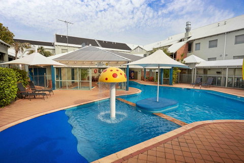 Broadwater Resort Como - C Tourism 26