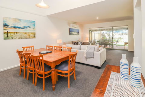 Bayshore Beachside Resort - C Tourism 40