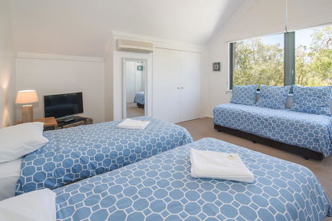 Bayshore Beachside Resort - C Tourism 7