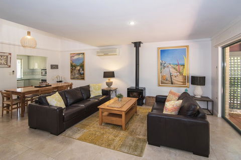Bayshore Beachside Resort - C Tourism 10