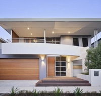 Adele's luxury South Beach apartment with King bed - C Tourism