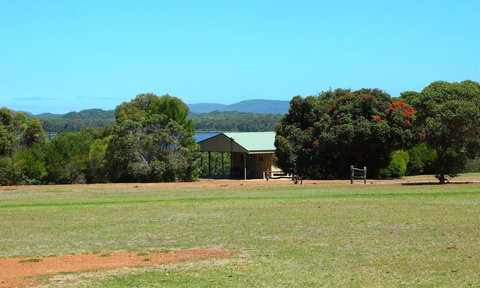 Riverside Retreat Chalets, Walpole - C Tourism 13