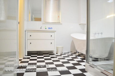 Fremantle Colonial Home - C Tourism 29