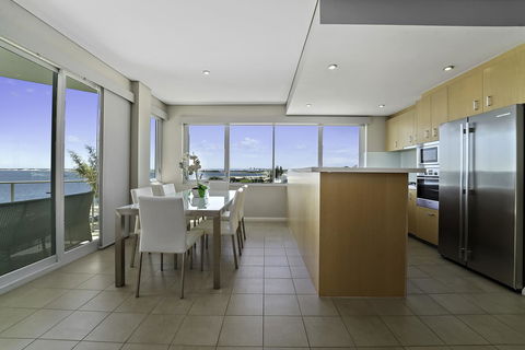 Luxury Suite Bunbury - C Tourism 9