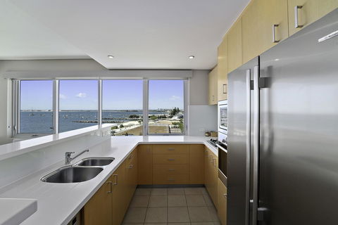 Luxury Suite Bunbury - C Tourism 8